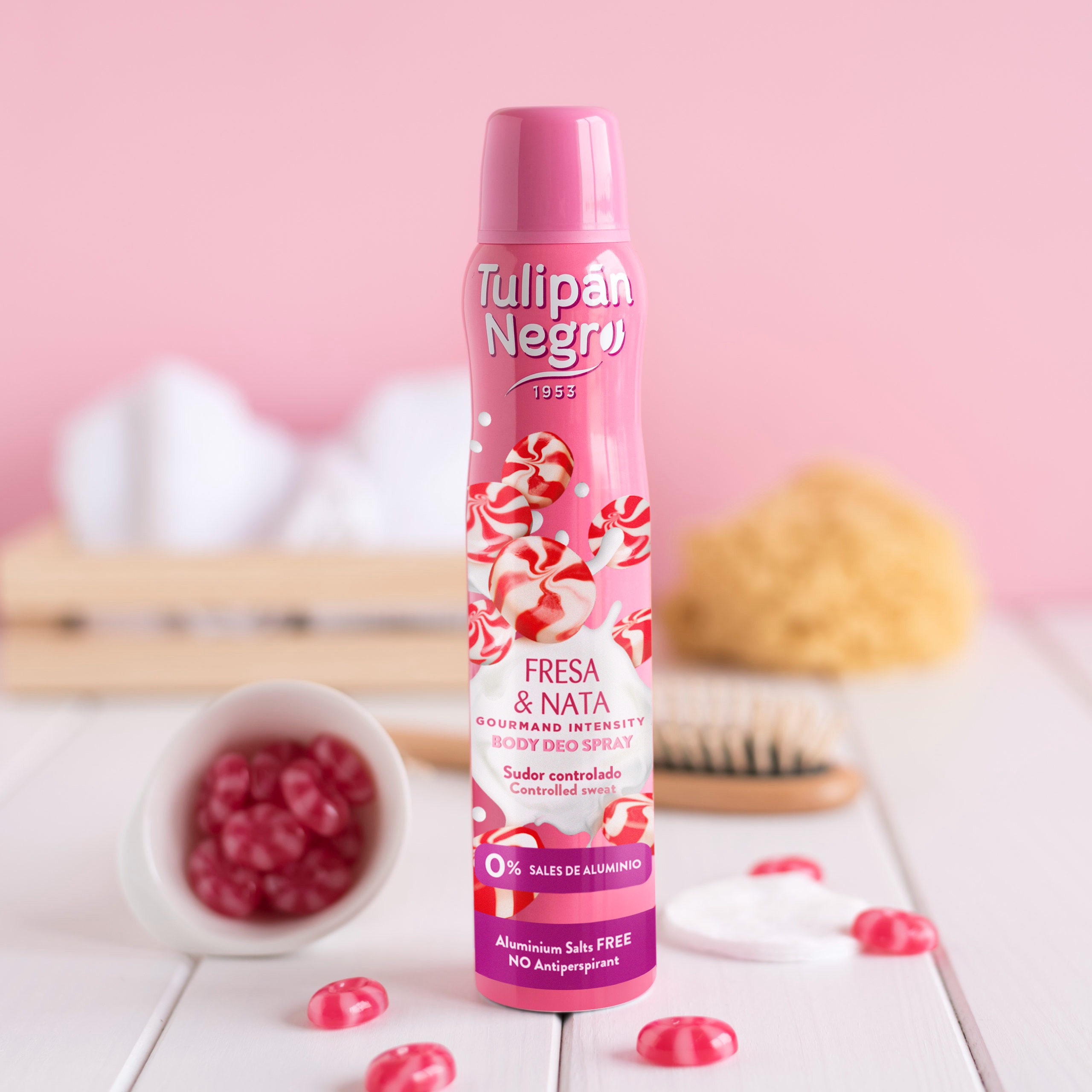 Deodorant spray TulipanNegro cu căpșuni și cremă 200 ml